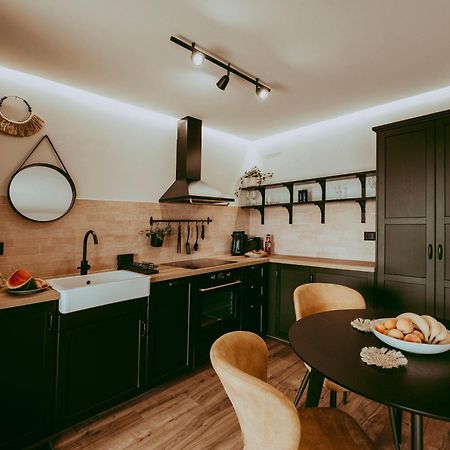 Ugo Apartman Halaszi Exterior photo